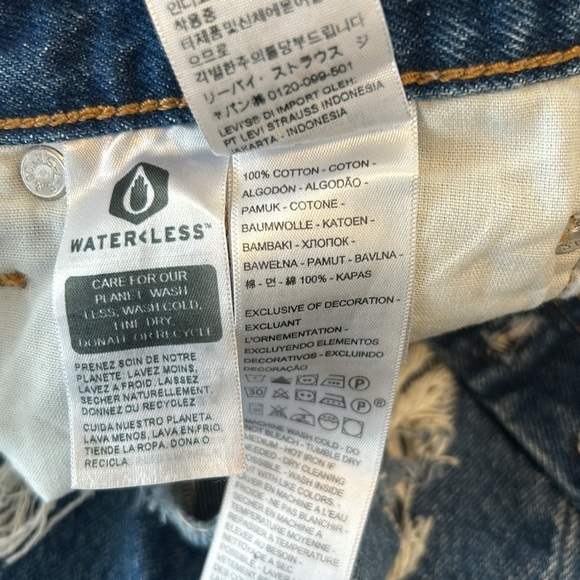 Levi’s 501 Button Fly High Waisted 
Distressed Cropped Jeans Paint Splatter Hem - Picture 10 of 16